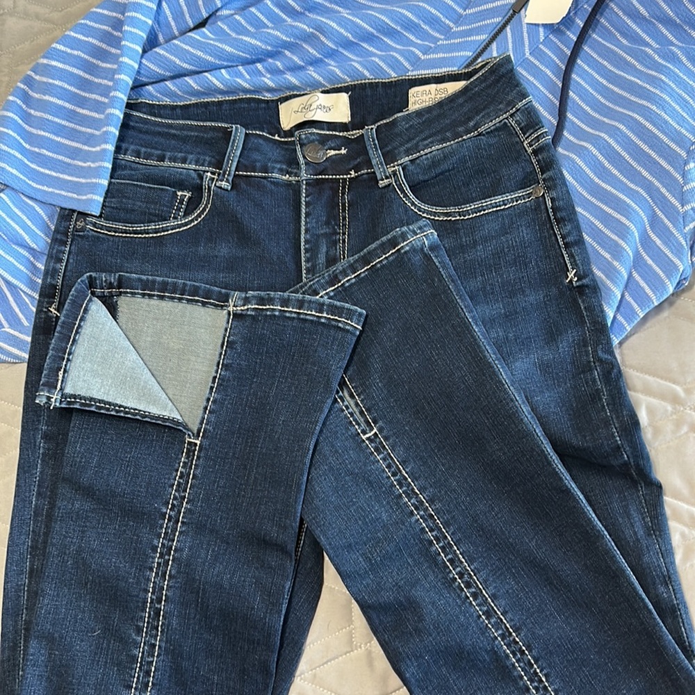 Size 29/6⭐️NWOT Lola Denim Keira High Rise Crop Flare Jeans. Never worn.